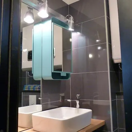 We Collect Umbrellas 公寓 *